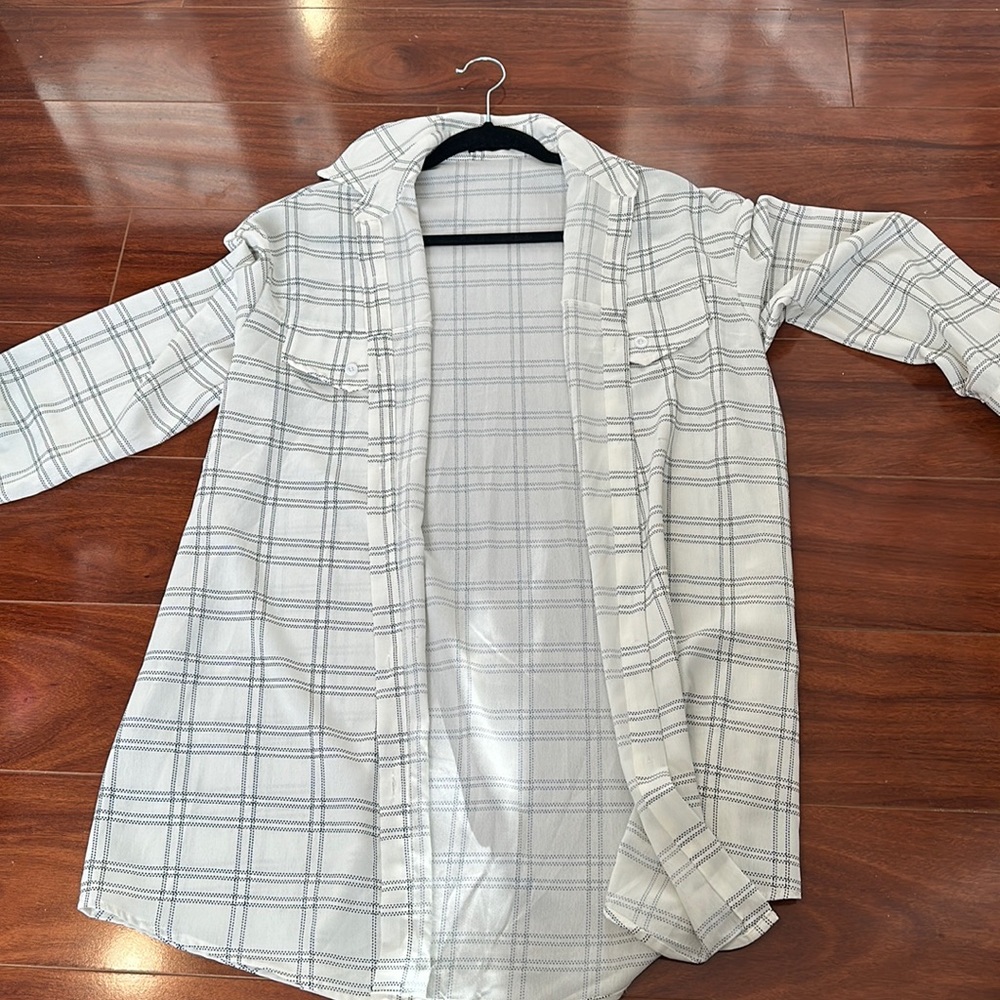 Cute oversized white and black flannel